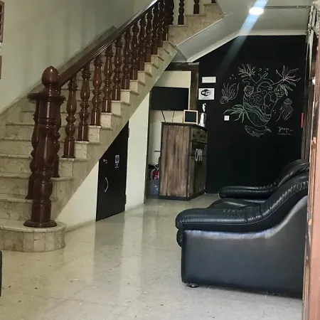 Private St Julians Хостел Сент Джулианс