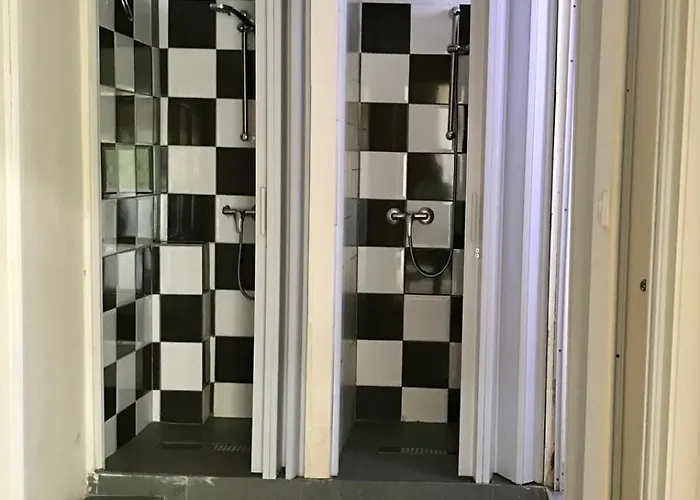 بيت شباب Private St Julians